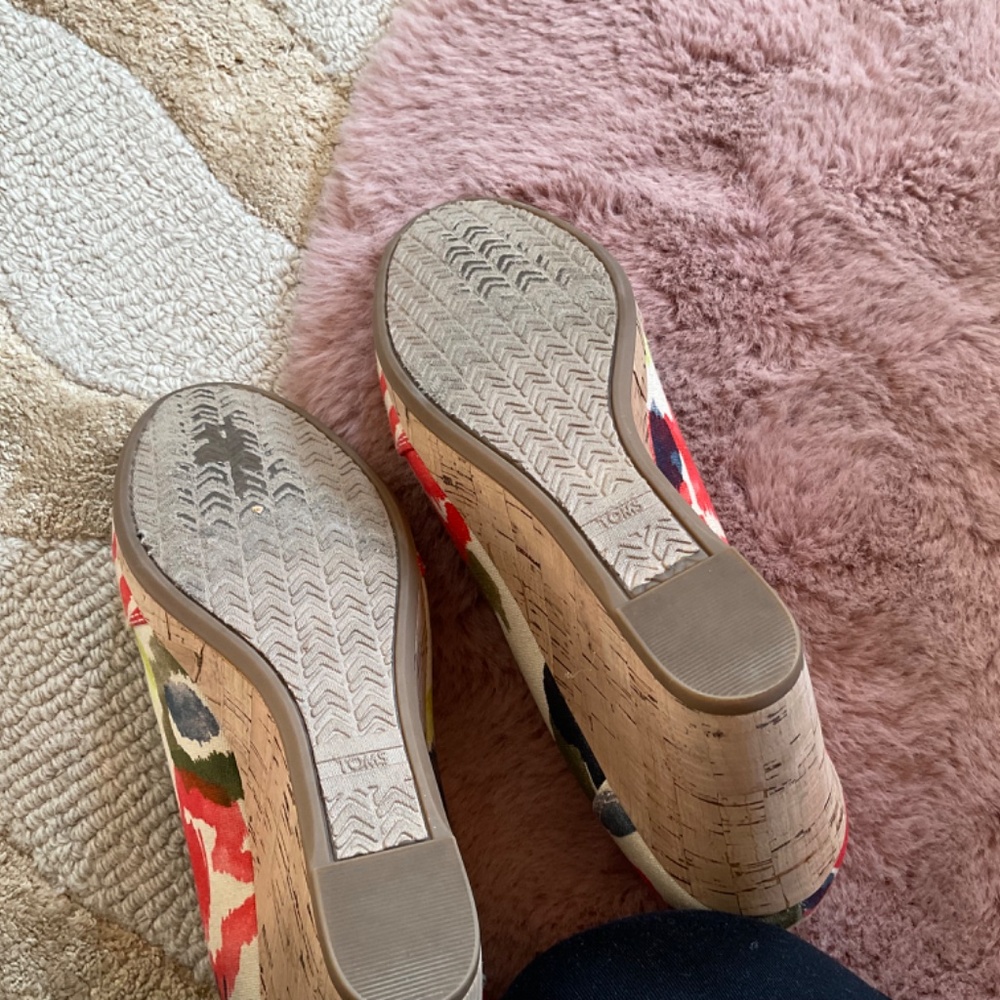 Toms shoes peeptoe,  Stella Tangerine Wedge, great condition! - Picture 9 of 9